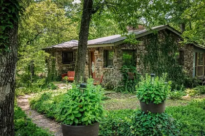 Image de The Shire-riverside w/hot tub, fire pit, kayaks & fenced yard