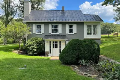 Image de Charming cottage on 178 acres in Virginia's wine country