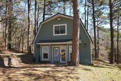 Image de Walk to Boat Ramp; Quiet Wooded Setting; Fire Pit & Hot Tub