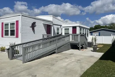 Image de Little cottage near the sea! In 2026, bookings include a golf cart!