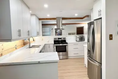 Image de Luxury Log Cabin with work spaces, generator and car charger