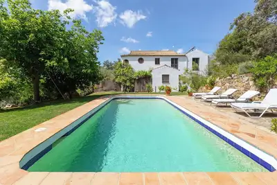 Image de Maison de vacances \"Los Algarrobos Gaucin\" avec vue montagne, piscine, balcon et terrasse