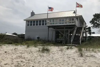 Image de Reel paradise<br>Beach Front Paradise 60 feet from sand and surf