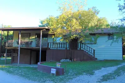 Image de Walk 2 River & Entertainment & Hippie Chicks, River Road, Heart of Concan!