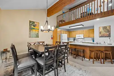 Image de Ponderosa Retreat - Fireplace - Community year round pool - sauna - fitness center