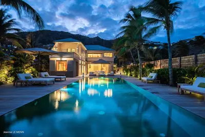 Image de 4 bedroom villa with Direct Beach access - Pool
