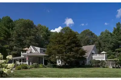 Image de The Lantern Hill House: Rustic Luxury for Nature Lovers; Minutes to Mystic, Ct