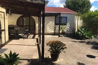 Image de Privé escapade entièrement clôturé $ 125- $ 300 / nuit