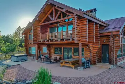Image de Epic 5000 Sq Ft Stagecoach Lodge