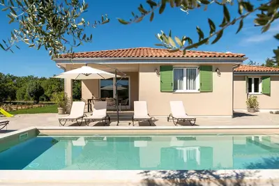 Image de Superbe maison à Labin avec WiFi