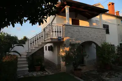 Apartment with balcony, private entrance, close to the beach and the center.