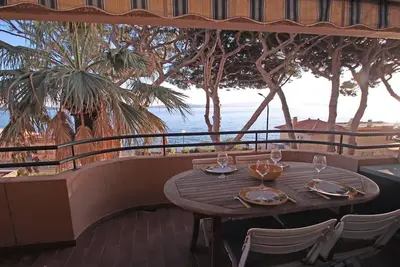 Image de Appartement T2 - 4 personnes - Vue mer - Climatisation - WiFi - Centre ville - Proche plage -. . .