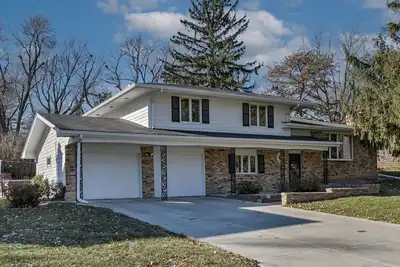 Image de Spacious West Omaha Home- Sanitized & Group Ready