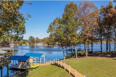 Image de Pearl of the Lake on Lake Gaston! Quiet cove with beauitful views