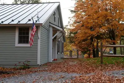 Image de North Bay Sunsets and Lakeside Living Await!