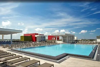 Image de Apartment in Ch. Steps to Beach, Pool and Parking*