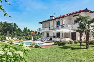 Image de Villa Diamante by Villasretreats, Top Luxury 5 Stars W/Pool near Beach Clubs