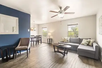 Image de Steps from At&T Stadium ★ Comfy Space ★ Kind Hosts