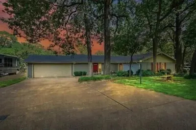 Image de Blue Moon Cove, Waterfront, Lg. yard, 5br 2. 5ba, 14 guests