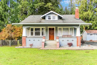 Image de Newly Remodeled Craftsman on 1 acre! Come relax and enjoy some small town living