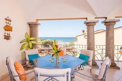 Image de Tamarindo Beach Penthouse with Private Jacuzzi and A/C