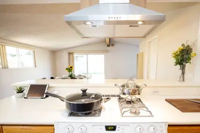 Image de 3 Bed/2 Bath Beautiful Large Backyard