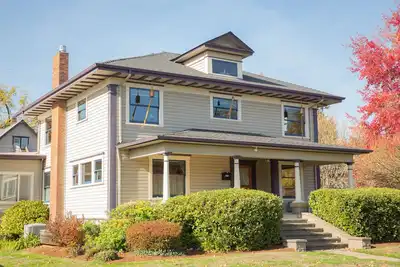 Image de Gorgeous remodeled historic home in downtown Corvallis. 7 min walk to Osu!