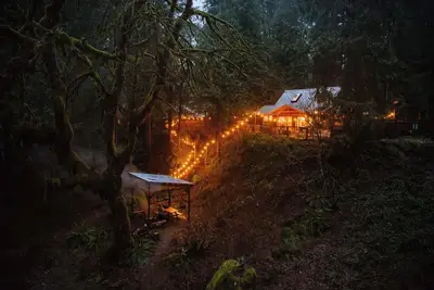 Image de Rusty Bridge River Lodge - Hot tub - Fireplace - Firepit
