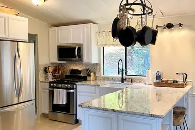 Image de B-B Ranch Cottage~Heart of Gold Country~*Hot Tub*