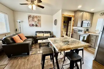Image de #2 W/Balcony & Garage, Dog Friendly