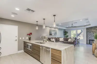 Image de Remodeled Upscale 3bd 2ba Condo In N. Scottsdale  Grayhawk - 90 Day  Minimum