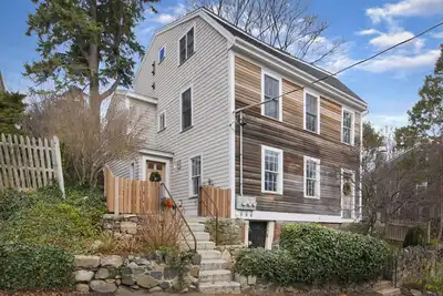 Image de Renovated Apartment in Marblehead Historic District