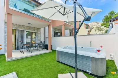 Cascada A4 - Two bedrom villa with jacuzzy
