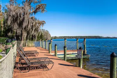 Image de Flash Sale! Lakeside Resort Condo Just 2 Miles From Disney w/ WiFi, Fireplace & More