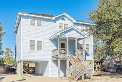 Image de C7369 Catching Rays: Oceanside Retreat with Pool, Hot Tub, Rec Room and more!