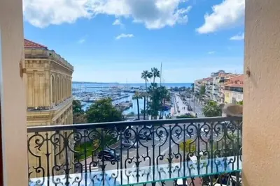 Image de Cannes : Quai st pierre, bel appartement avec balcon, vue sur le vieux port