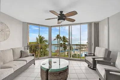 Expansive Ocean views!