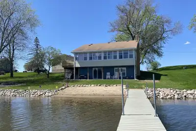 Image de Beachfront Cabin with Lake Views & Harry Potter Room