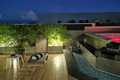 Image de Brand New! Luxury, cozy condo with pool and jacuzzi