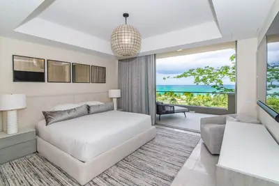 Image de Luxury Seafire Residence overlooking Seven Mile Beach!
