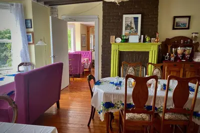 Image de Gorgeous Heritage Inn with outstanding views of St. John's
