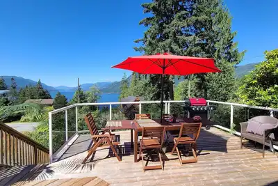 Image de West Coast Getaway with amazing lnlet views