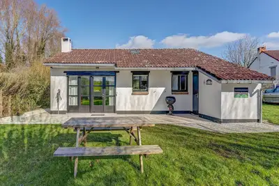 Image de Maison de vacances א Heuvelland avec jardin