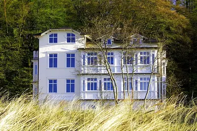 Image de Vacation apartment near the beach with balcony and sea view - Villa Strandeck FeWo 02
