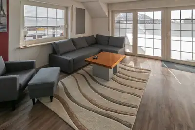 Image de Spacious Matjes upper apartment with balcony