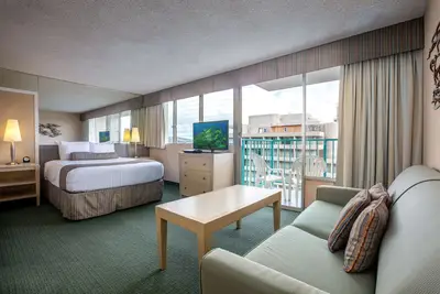Image de Aqua Aloha Surf Waikiki 1211 Deluxe Studio with Lanai and Partial City Views