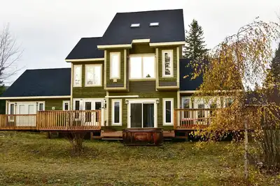 Image de Valley Manor - Humber Valley Resort, Perfect home for a West Coast get away