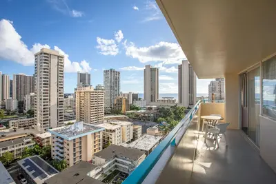 Image de Aqua Aloha Surf Waikiki 1601 One Bedroom Suite w/Lanai & Partial City Views