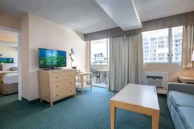 Image de Aqua Aloha Surf Waikiki 1604 One Bedroom Suite w/Lanai & Partial City Views