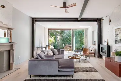 Image de July reduced! ! ! Private arch home T’house triplex deck, roof & garden